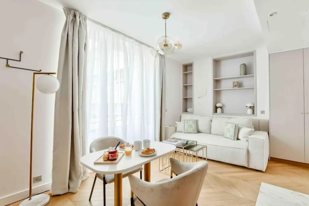 Romantic Getaway - Le Marais - With Ac Paris 0*,  France
